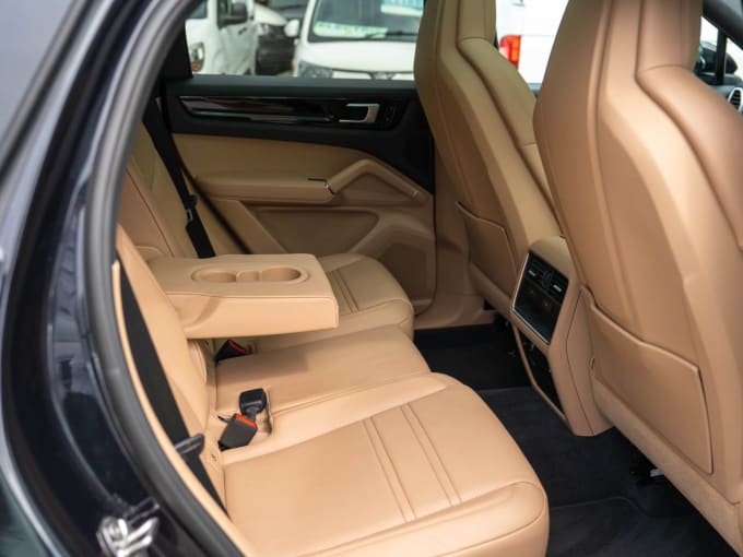 2025 Porsche Cayenne