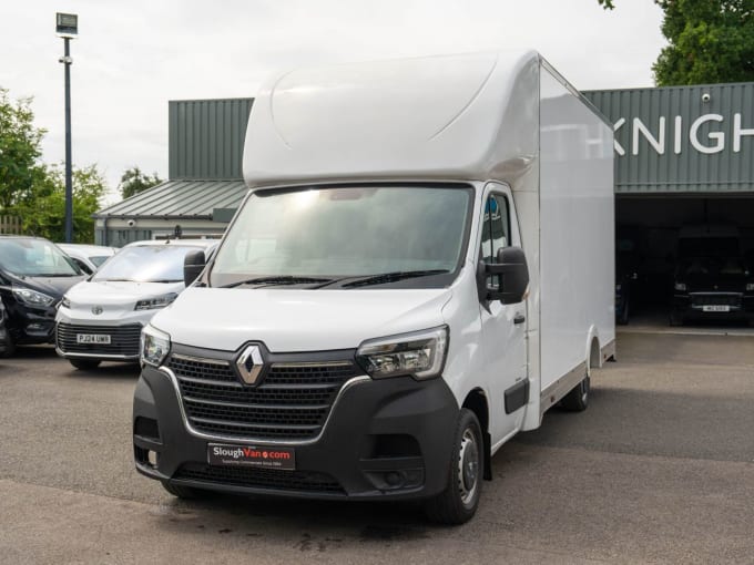 2025 Renault Master