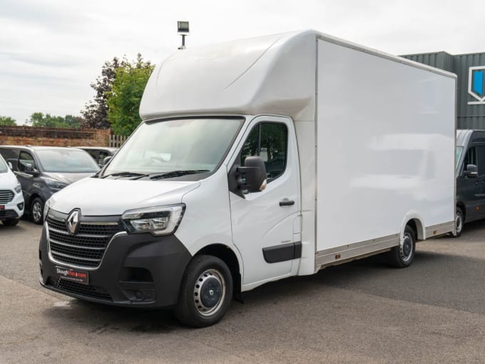 2025 Renault Master