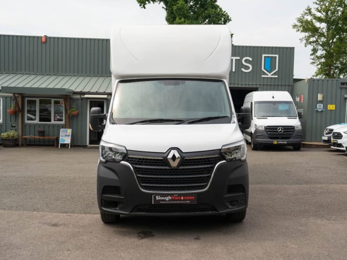 2025 Renault Master