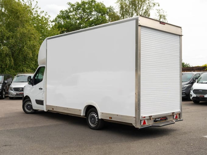 2025 Renault Master