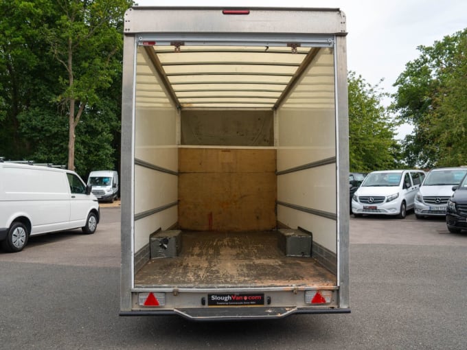 2025 Renault Master