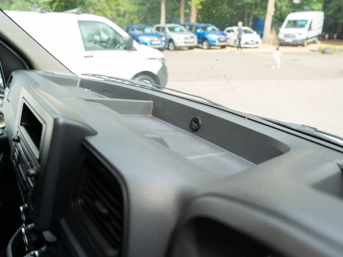 2025 Renault Master