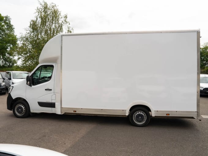 2025 Renault Master