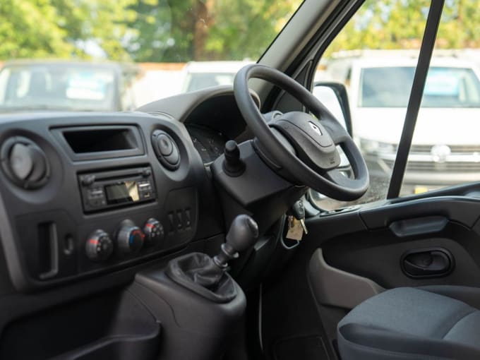 2025 Renault Master