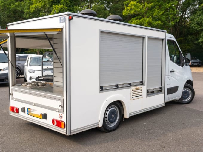 2025 Renault Master