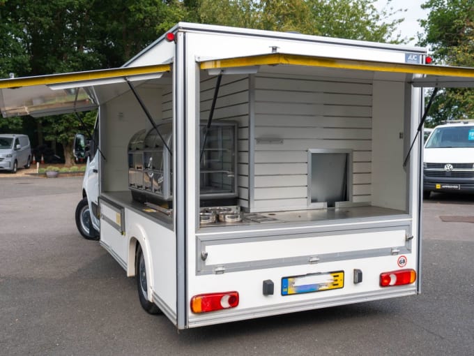 2025 Renault Master