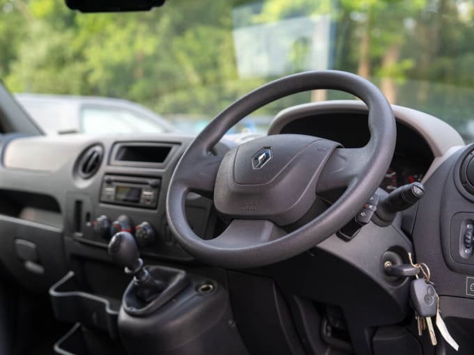 2025 Renault Master