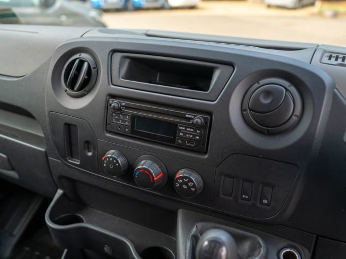 2025 Renault Master