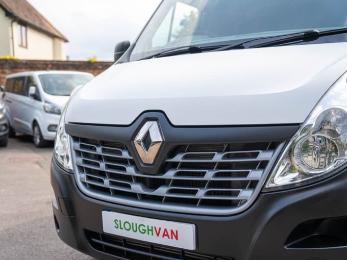 2025 Renault Master