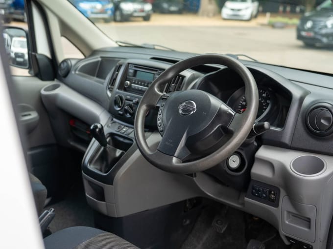 2025 Nissan Nv200