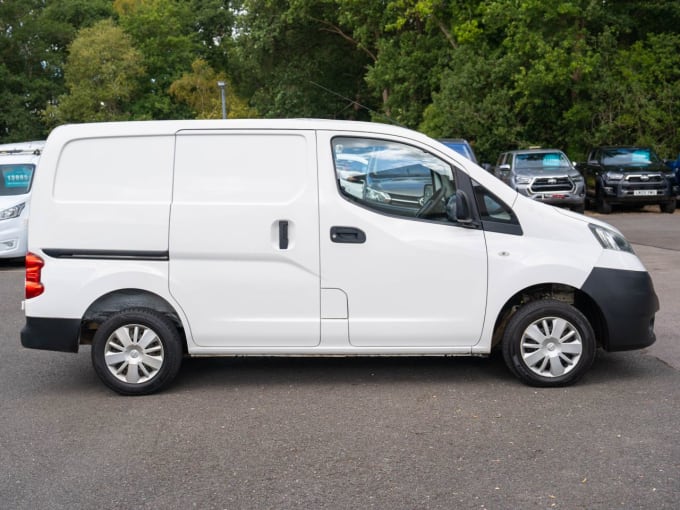 2025 Nissan Nv200