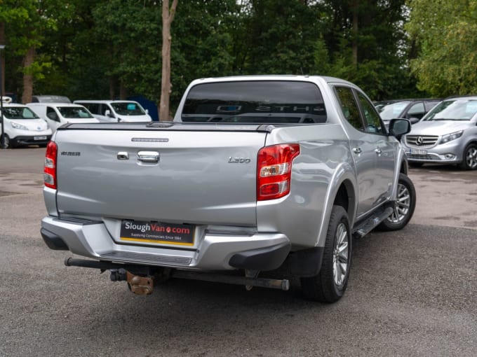 2025 Mitsubishi L200