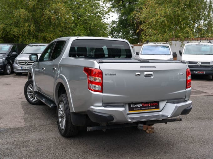 2025 Mitsubishi L200
