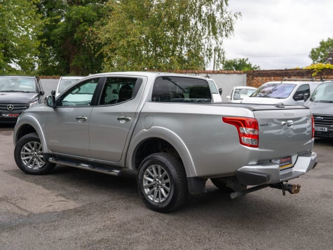 2025 Mitsubishi L200