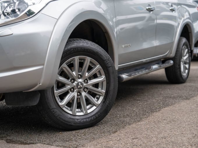 2025 Mitsubishi L200