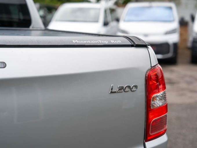 2025 Mitsubishi L200