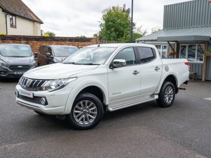 2025 Mitsubishi L200