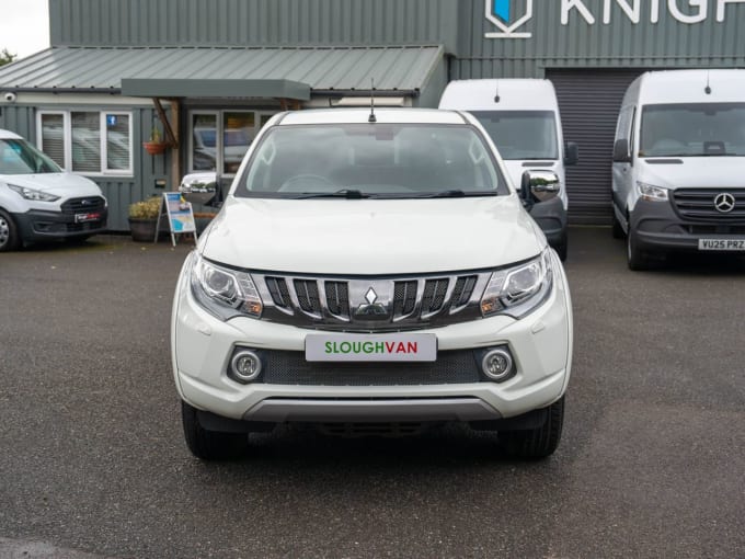 2025 Mitsubishi L200