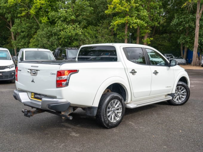 2025 Mitsubishi L200