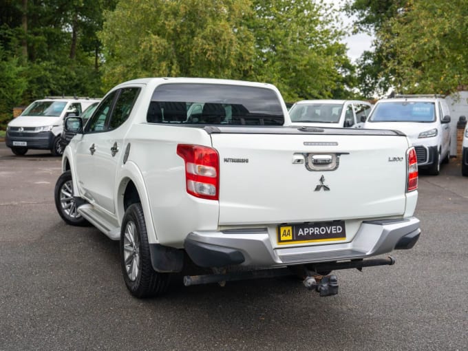 2025 Mitsubishi L200