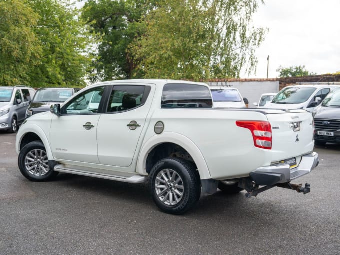 2025 Mitsubishi L200