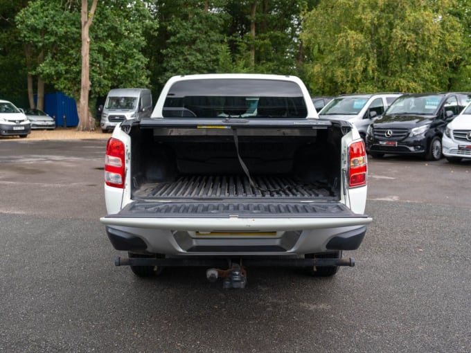 2025 Mitsubishi L200