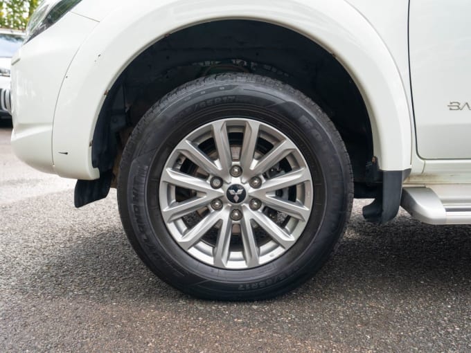 2025 Mitsubishi L200