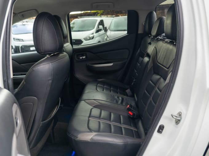 2025 Mitsubishi L200