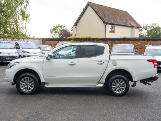 2025 Mitsubishi L200