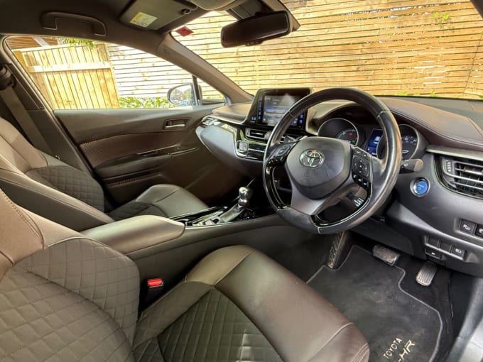 2025 Toyota C-hr