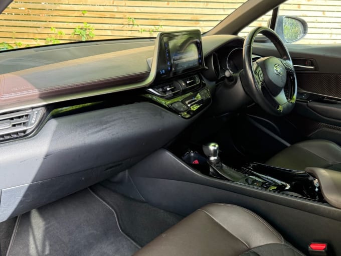 2025 Toyota C-hr