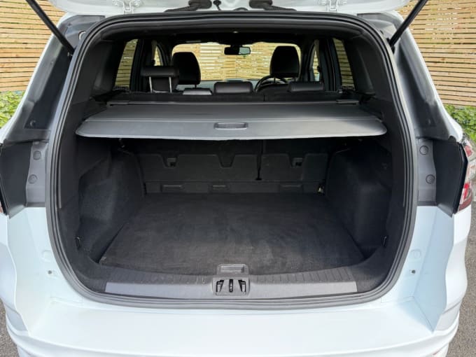 2025 Ford Kuga