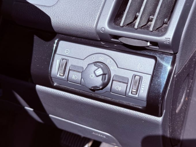 2025 Land Rover Freelander 2