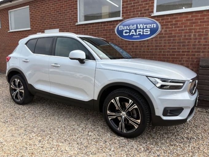 2025 Volvo Xc40