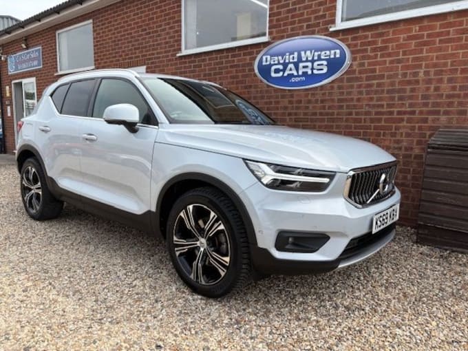 2025 Volvo Xc40