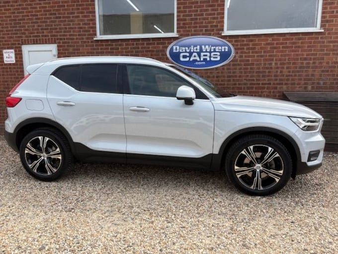 2025 Volvo Xc40
