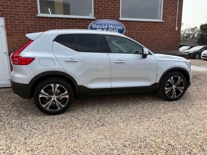 2025 Volvo Xc40