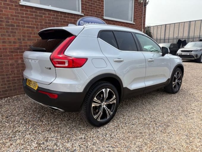 2025 Volvo Xc40