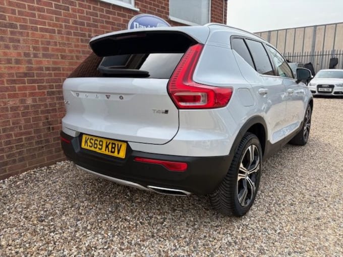 2025 Volvo Xc40