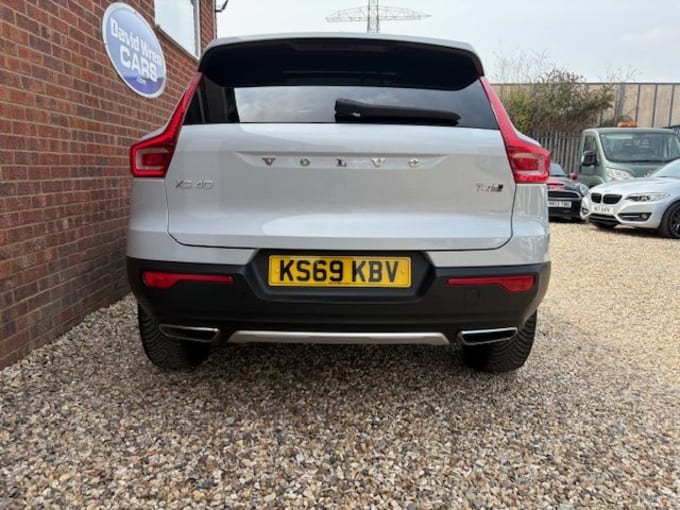 2025 Volvo Xc40