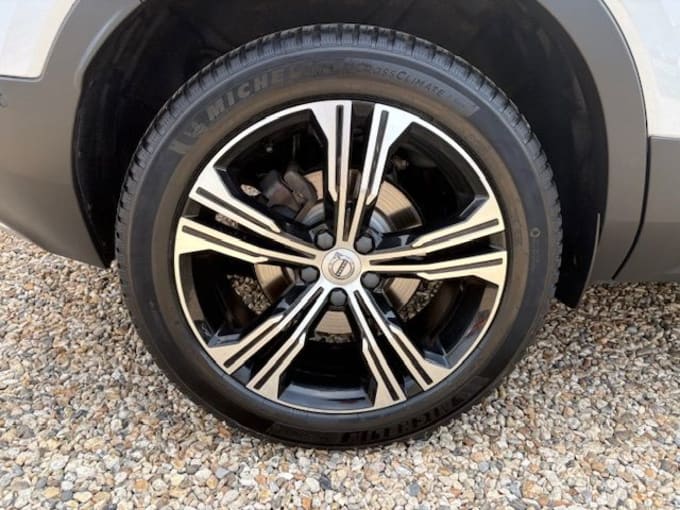 2025 Volvo Xc40
