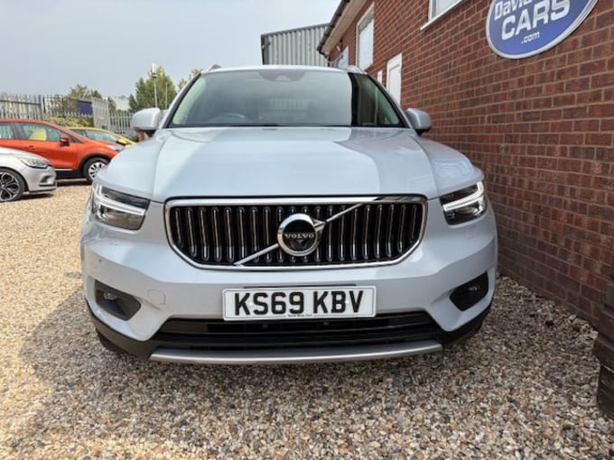 2025 Volvo Xc40