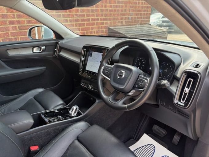 2025 Volvo Xc40