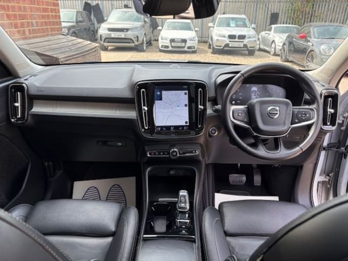 2025 Volvo Xc40