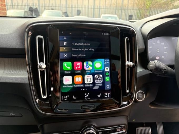 2025 Volvo Xc40