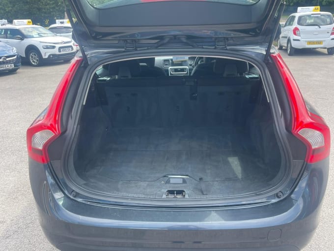 2025 Volvo V60