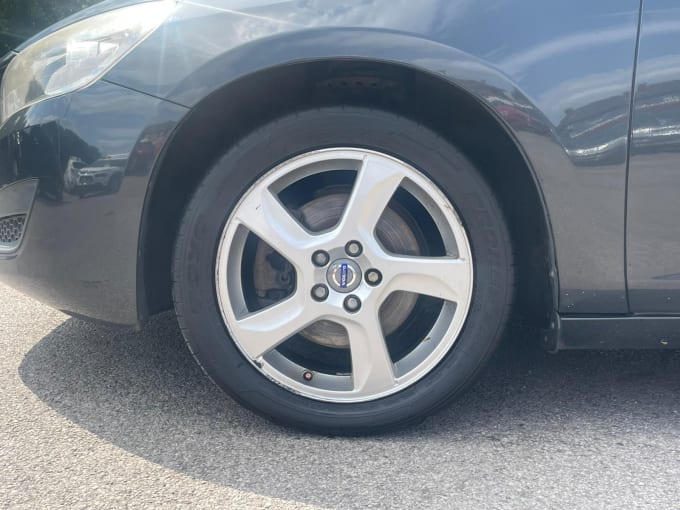 2025 Volvo V60