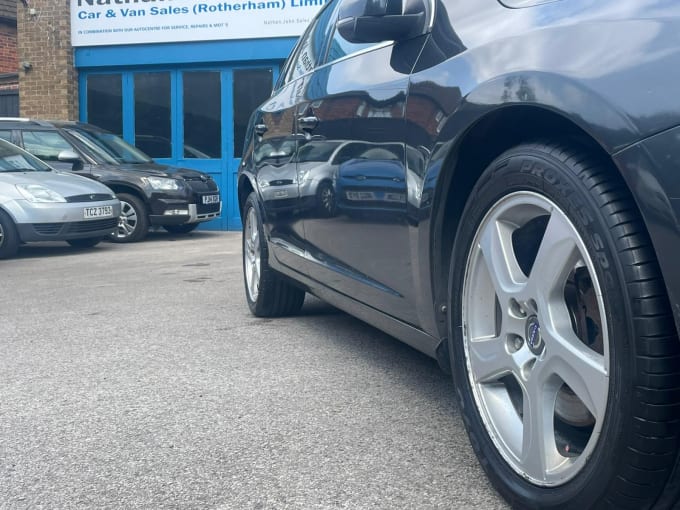 2025 Volvo V60