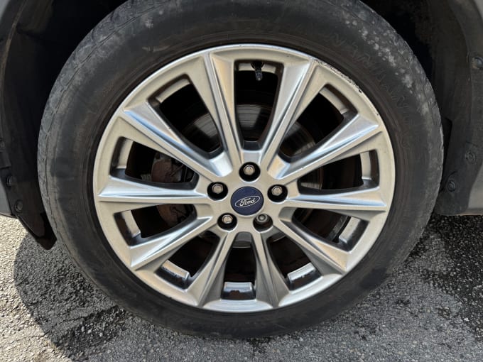 2025 Ford Kuga